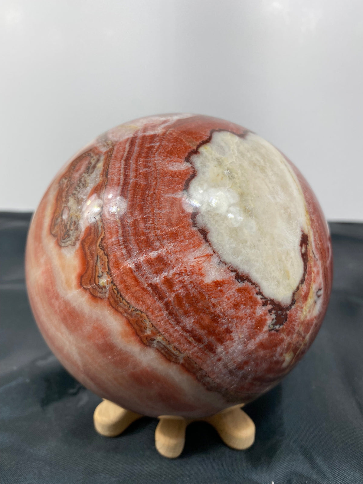 0.CD_Auc_Big Pork Stone Sphere.5.8 lb